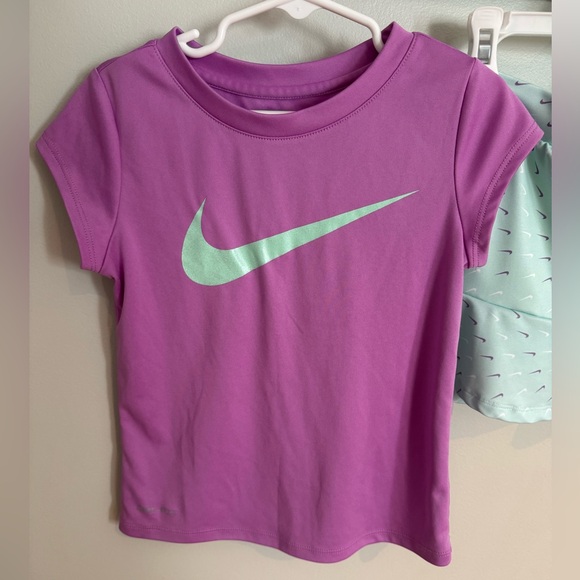 Girls size 6 Nike skort and top outfit - Picture 2 of 7